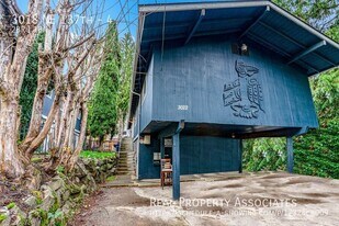 3018 NE 137th St in Seattle, WA - Building Photo