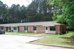 1433 Co Rd 187 in Lanett, AL - Building Photo