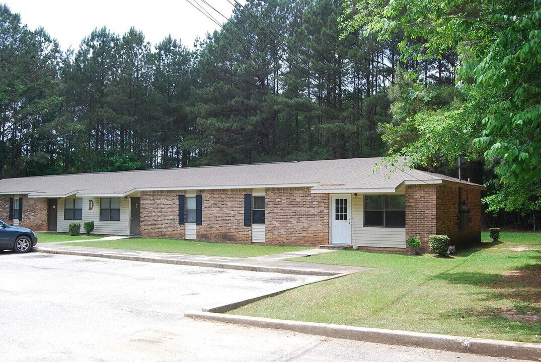 1433 Co Rd 187 in Lanett, AL - Building Photo