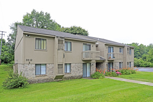 Heritage Park West in Waterford, MI - Building Photo