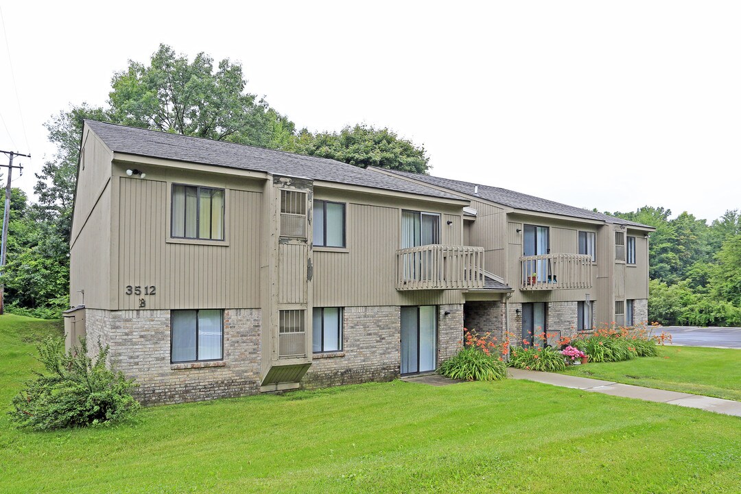 Heritage Park West in Waterford, MI - Foto de edificio