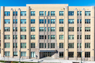 Fairchild in Germantown, MD - Foto de edificio - Building Photo