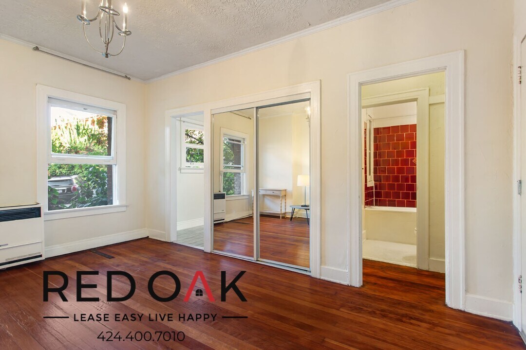 532 S Coronado St in Los Angeles, CA - Building Photo