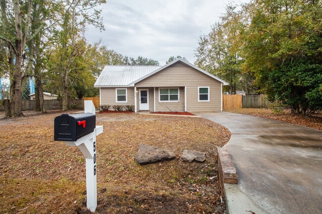 property at 506 Idlewood Cir