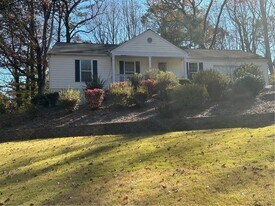 2051 Bishop Creek Dr in Marietta, GA - Building Photo