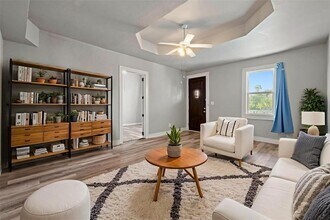 2714 Avenue H in Galveston, TX - Building Photo - Building Photo