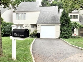 15 Evon Ct in Scarsdale, NY - Building Photo