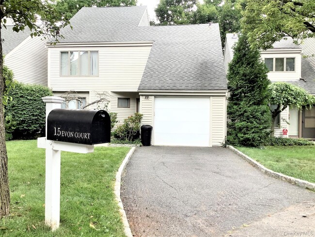 property at 15 Evon Ct