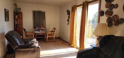 807 Chicago St, Unit Audubon in Audubon, IA - Foto de edificio - Building Photo