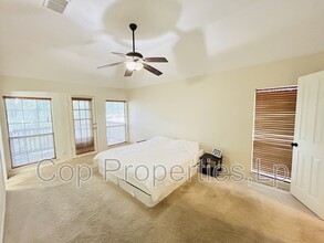 6622 Shady Bend Dr in San Antonio, TX - Building Photo - Building Photo