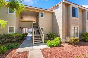7300 W Pirates Cove Rd in Las Vegas, NV - Building Photo