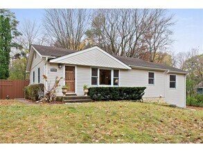 15803 Sunset Rd in Minnetonka, MN - Building Photo - Building Photo