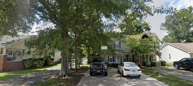 property at 302B Cleveland St