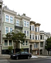 525-531 Greenwich St in San Francisco, CA - Building Photo - Building Photo