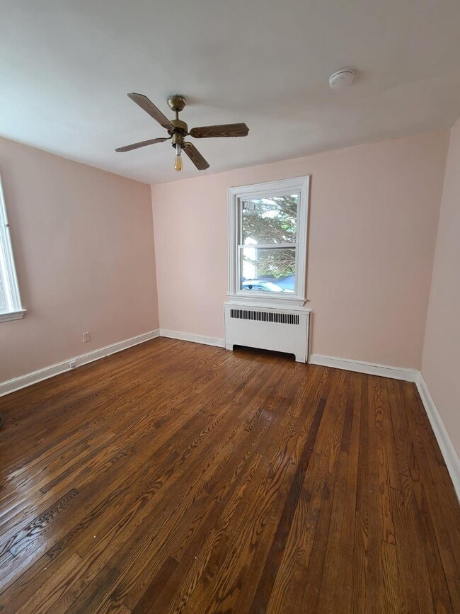 383 E 37th St in Paterson, NJ - Building Photo - Building Photo