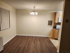 1005 Chillum Rd in Hyattsville, MD - Building Photo - Building Photo