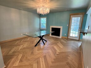 893 Henrico Ct in Newport News, VA - Foto de edificio - Building Photo