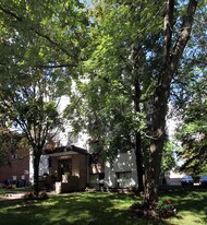 2 Laxton Ave in Toronto, ON - Building Photo
