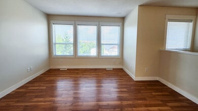 1005 Mt Begbie Dr in Vernon, BC - Building Photo - Building Photo