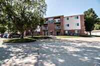 Deerfield Apartments photo'