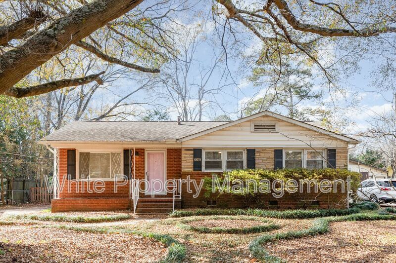 7726 Wallace Ln in Charlotte, NC - Building Photo