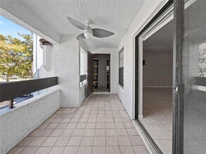 9140 SW 123rd Ct, Unit 201 in Miami, FL - Building Photo - Building Photo
