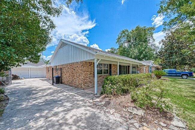 918 Wycliffe Dr in Houston, TX - Building Photo - Building Photo