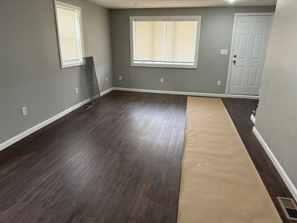 398-400-400 Sunset Dr in Corning, NY - Building Photo