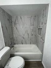 916 Tulip Trail in Mesquite, TX - Foto de edificio - Building Photo