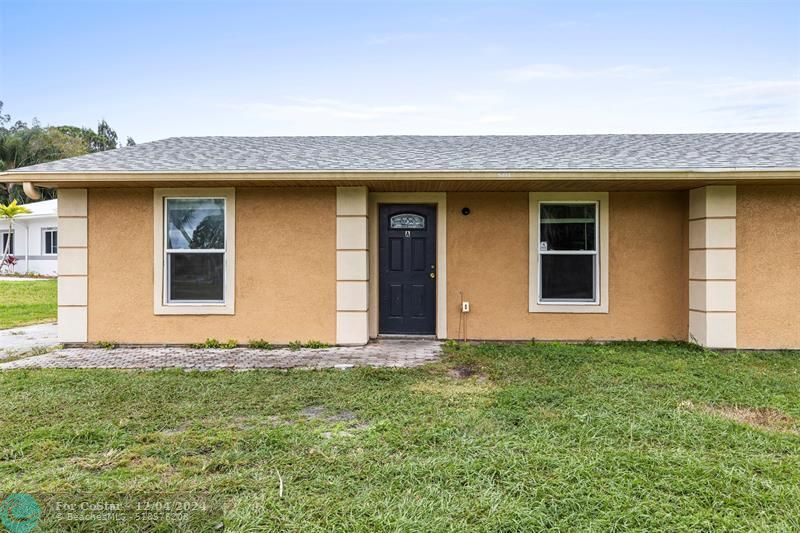 5311 Winter Garden Pkwy in Fort Pierce, FL - Building Photo