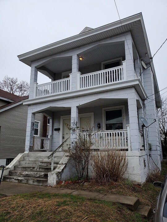 5402 Rolston Ave in Cincinnati, OH - Building Photo
