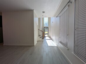 913 Sweet Pine Dr in Katy, TX - Foto de edificio - Building Photo