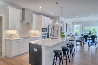 670 Brookwood Glen Terrace in Glen Allen, VA - Building Photo - Building Photo