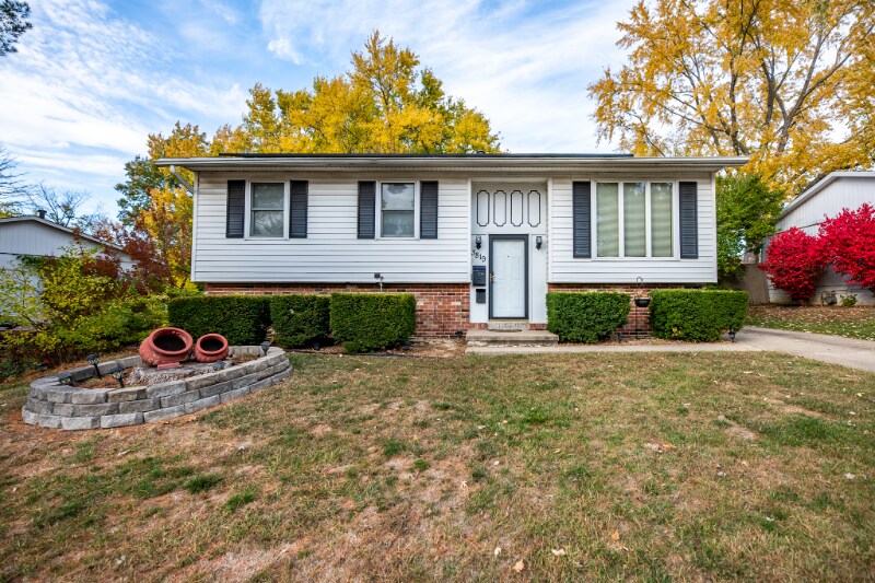 3819 W Warwick Dr in Peoria, IL - Foto de edificio