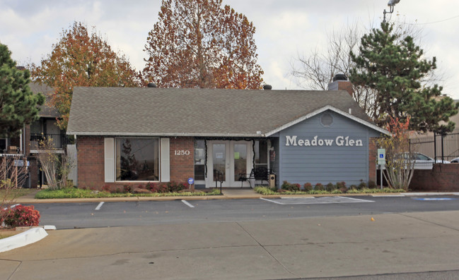 Meadow Glen Apartments in Oklahoma City, OK - Building Photo - Building Photo