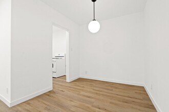 943 6th St in Santa Monica, CA - Building Photo - Building Photo