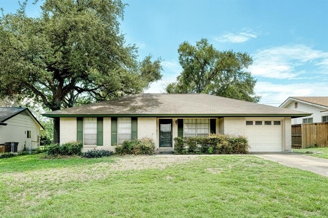 property at 2111 Falcon Hill Dr