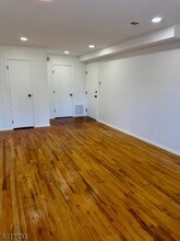 15 College Dr in Edison, NJ - Building Photo - Building Photo