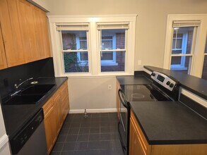 862 Nottingham Rd, Unit 2S in Grosse Pointe Park, MI - Building Photo - Building Photo