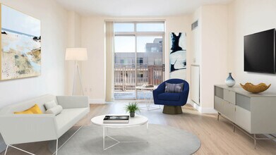 70 Hope Ave in Waltham, MA - Foto de edificio - Building Photo