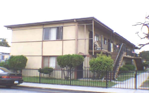 7014-7018 Plaska Ave in Huntington Park, CA - Building Photo - Building Photo