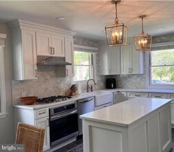 431 Covered Bridge Rd in Cherry Hill Township, NJ - Building Photo - Building Photo