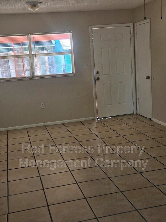 5 E Clermont Ct in Ft. Myers, FL - Foto de edificio