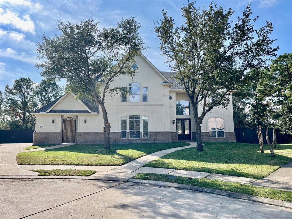 12223 Vista Bay Ln in Houston, TX - Building Photo