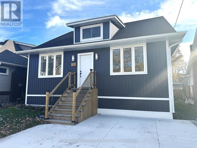 property at 10 Comet Ave