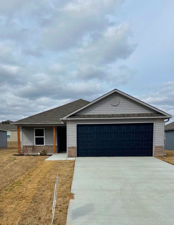 22 Cedarwood Dr in Cabot, AR - Foto de edificio