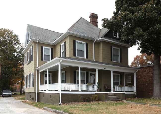 404 Blandwood Ave in Greensboro, NC - Building Photo - Building Photo