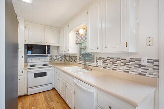 8420 N Virginia Ave in Kansas City, MO - Building Photo - Building Photo