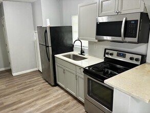 1415 Lila Ave in Jacksonville, FL - Building Photo - Building Photo