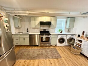2701 N Calvert St, Unit B in Baltimore, MD - Building Photo - Building Photo